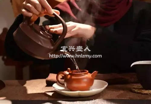 紫砂壺中的茶垢怎么能去除干凈