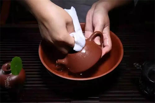 紫砂壺能用涼水沖嗎 1