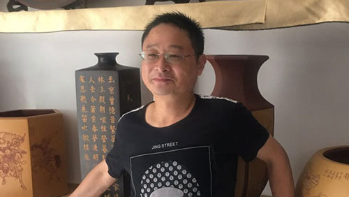 李盧春個人簡介照片