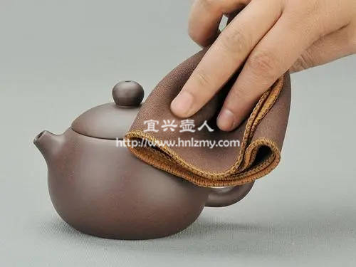 紫砂壺養(yǎng)壺用濕茶巾還是干茶巾