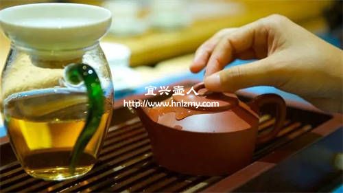 紫砂壺為什么非常適合泡茶呢