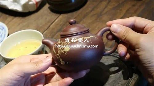 紫砂壺調(diào)砂之后還是真正的紫砂嗎