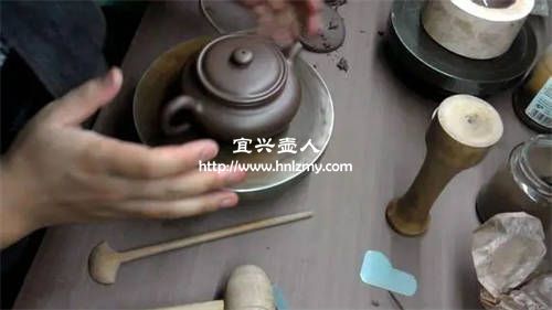制作紫砂壺哪些步驟會影響透氣性 2