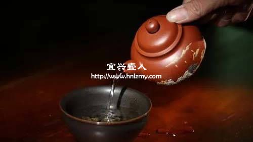 紫砂壺用了一段時(shí)間后出水不暢