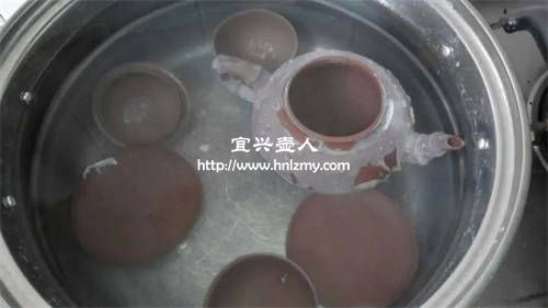 為什么紫砂壺開壺后有白色粉末