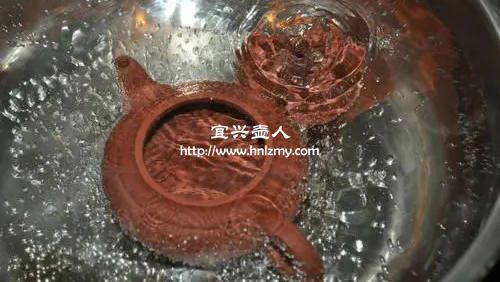 剛買的紫砂壺能用開水煮嗎