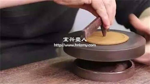 買(mǎi)紫砂壺一定要買(mǎi)全手工紫砂壺嗎3