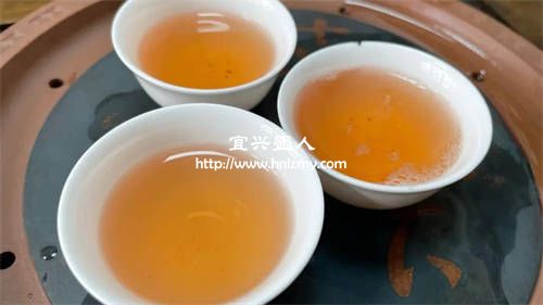 風(fēng)凰單叢茶用什么泥料紫砂壺沖泡好
