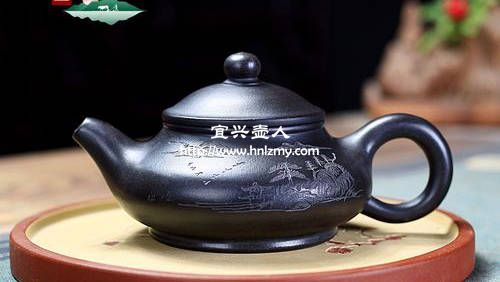 加入石黃燒制出來的紫砂壺是黑色嗎