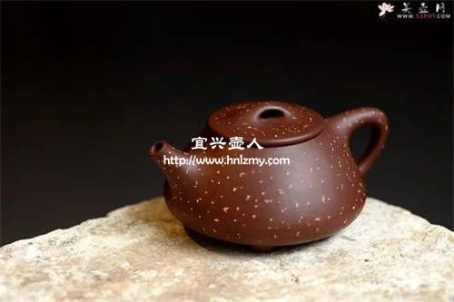 金色的小點通常是調(diào)砂的結(jié)果