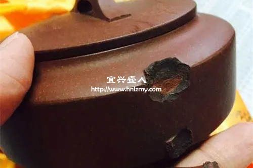 紫砂壺磕破皮里面是白色對(duì)嗎
