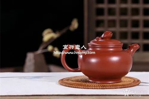 紫砂壺壺把有點歪是正常的嗎
