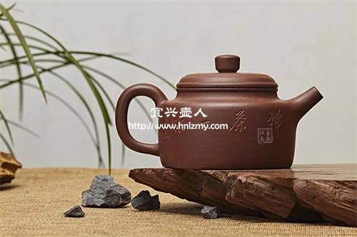 德鐘紫砂壺怎么區(qū)分機(jī)車壺和半手工壺