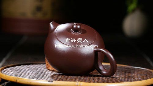 一把紫朱泥紫砂壺