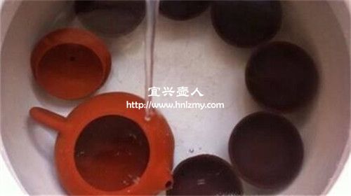 用水煮給紫砂壺開壺