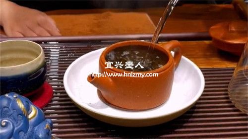 用紫砂壺泡茶茶葉的數(shù)量要注意