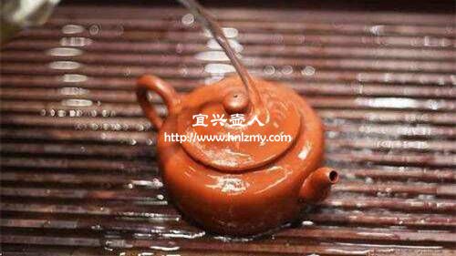 紫砂壺和化工壺吸水性哪一種好