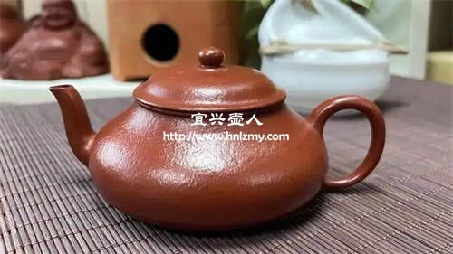 新紫砂壺表面不可能會(huì)有一層油