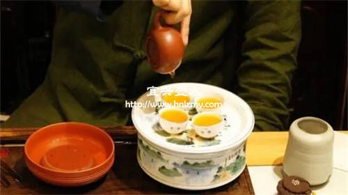 泡功夫茶為什么都用小的圓形紫砂壺