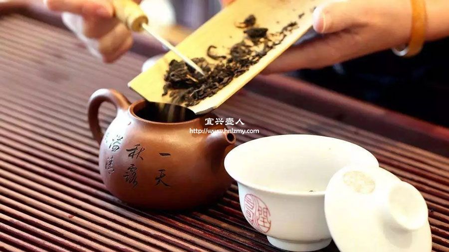 紫砂壺和黑金砂壺哪個泡茶好
