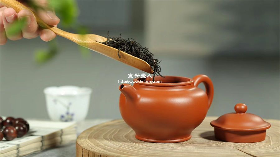 紫砂壺應該配什么茶葉好？不同泥料配不同茶！