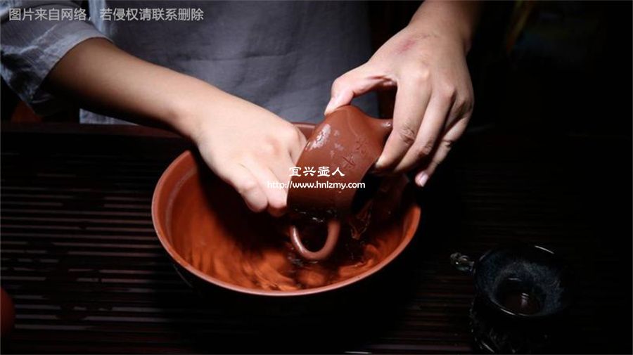 紫砂壺的正確清洗方法