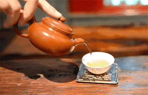 紫砂壺要經常泡茶才能更快的包漿