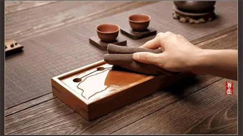 紫砂壺養(yǎng)壺用濕茶巾還是干茶巾