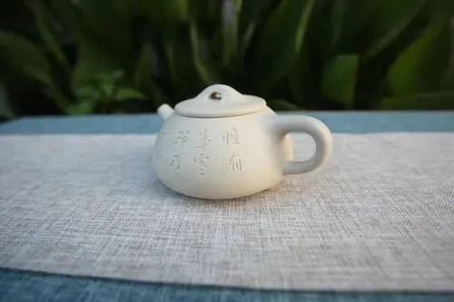 白段泥紫砂壺和普通紫砂壺區(qū)別大嗎