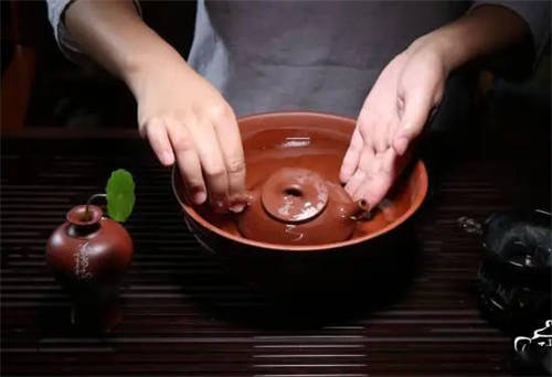 有水垢的鍋可以煮紫砂壺消毒嗎