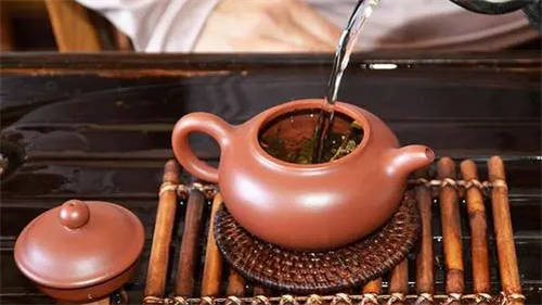紫砂壺里面的茶葉喝過怎么取出來