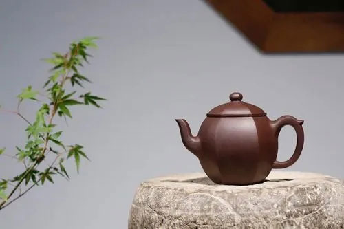 底槽清紫砂壺為什么里外顏色不一樣
