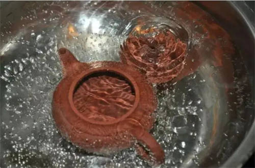 紫砂壺煮之后不要馬上拿出來