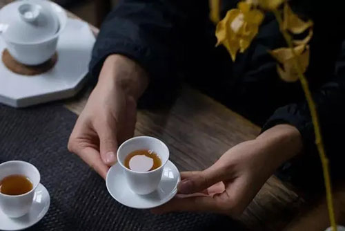 喝茶的規(guī)矩和禮儀